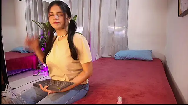 Kim lowel online show from June 2026 07:52:02 PM