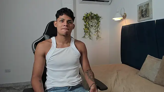 valerio cum18 online show from June 2026 01:43:01 PM