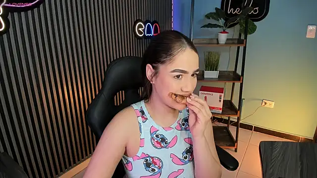 Snapshot of Emily_robertss1 chatting on July 2026 12:46:02 PM Emily robertss1 online show from July 2026 12:46:02 PM