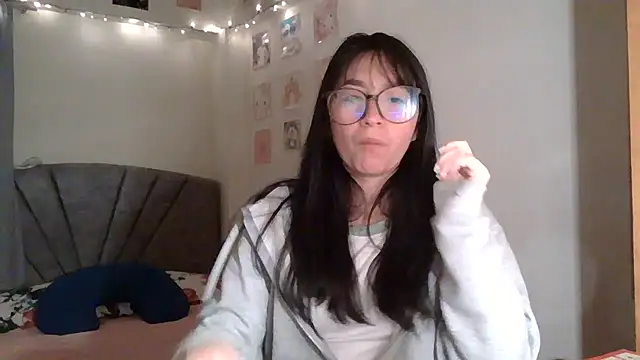 Snapshot of Zui_Luh chatting on July 2026 02:39:01 AM Zui Luh online show from July 2026 02:39:01 AM