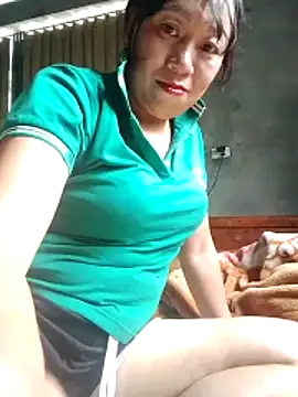 Snapshot of Moon_squirtt chatting on June 2026 10:15:01 AM Moon squirtt online show from June 2026 10:15:01 AM