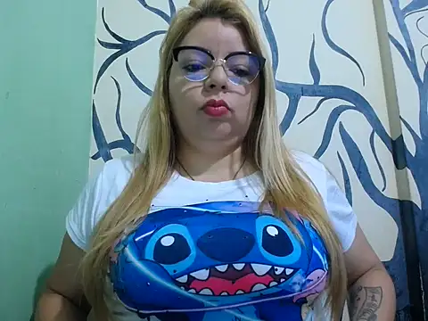 Lunay Hot online show from July 2026 12:20:02 PM