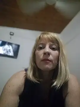Snapshot of CarmenAmorosa chatting on July 2026 01:15:01 PM CarmenAmorosa online show from July 2026 01:15:01 PM