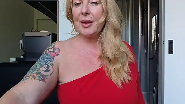TammyJeann online show from April 2026 10:35:02 AM