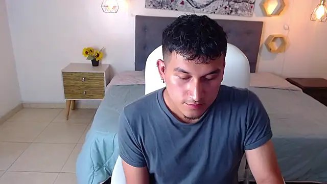 Lucas morenty online show from July 2026 07:20:01 PM