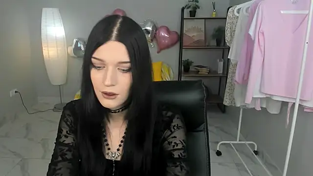 Snapshot of Emily__Wood chatting on July 2026 09:40:01 AM Emily Wood online show from July 2026 09:40:01 AM