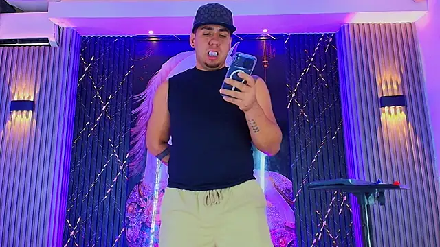 Iam Josue- online show from July 2026 03:16:01 PM
