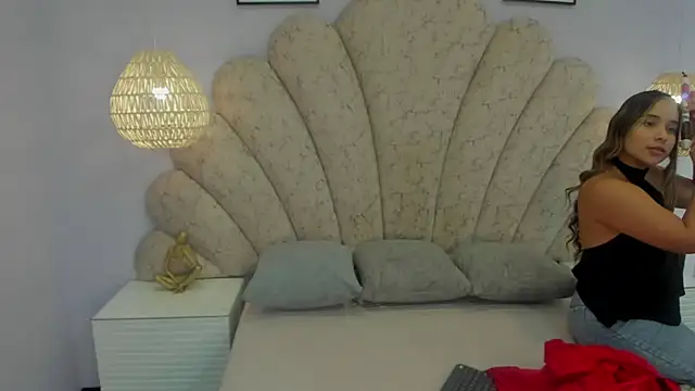 lucycarson  online show from July 2026 02:48:02 AM