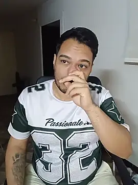 Snapshot of Alejandro_db chatting on July 2026 02:18:01 AM Alejandro db online show from July 2026 02:18:01 AM