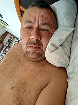 Snapshot of Larry_45 chatting on July 2026 06:10:02 AM Larry 45 online show from July 2026 06:10:02 AM
