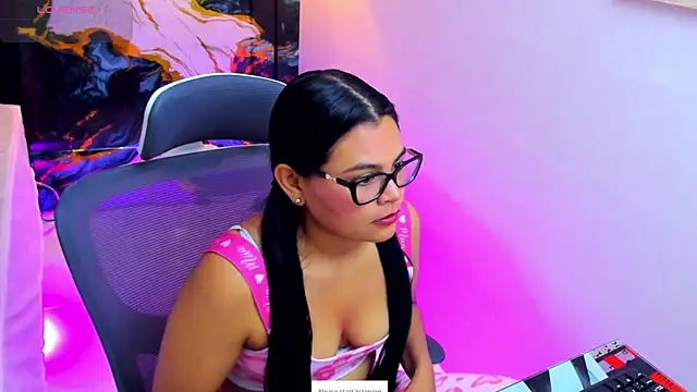 SofiaaReed online show from July 2026 11:27:01 AM