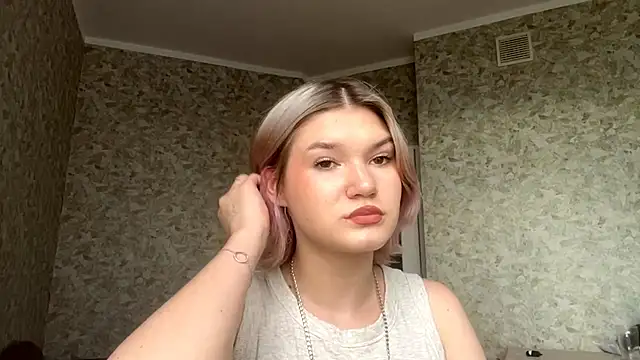 PearlyCafferky online show from July 2026 12:09:01 PM