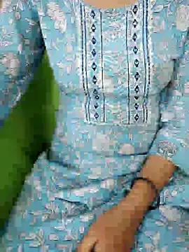 Snapshot of DEEPA_33 chatting on July 2026 06:21:01 PM DEEPA 33 online show from July 2026 06:21:01 PM