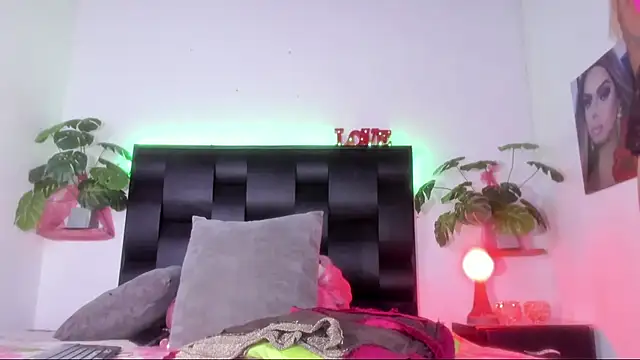 Snapshot of isabelleandbrand chatting on February 2025 12:17:02 PM isabelleandbrand online show from February 2025 12:17:02 PM