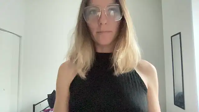 quirkyquinn online show from July 2026 04:34:01 PM