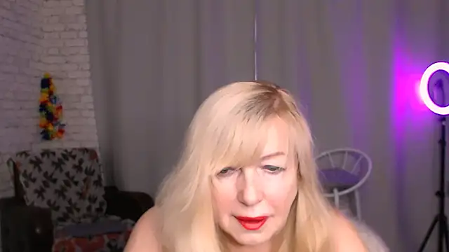 Snapshot of Samantha_Si chatting on December 2024 08:11:01 AM Samantha Si online show from December 2024 08:11:01 AM