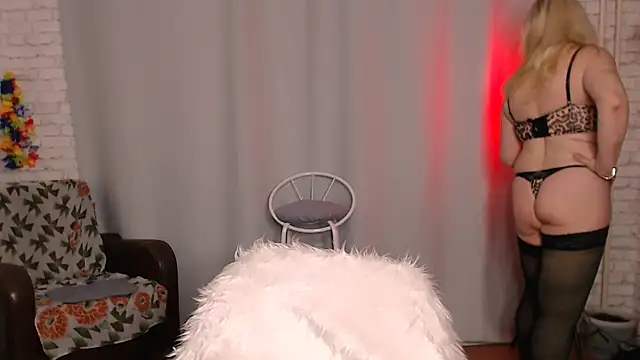 Snapshot of Samantha_Si chatting on December 2024 09:29:02 AM Samantha Si online show from December 2024 09:29:02 AM