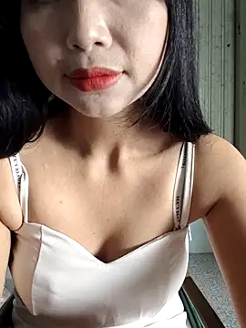 Snapshot of Elooise chatting on July 2026 04:08:02 AM Elooise online show from July 2026 04:08:02 AM