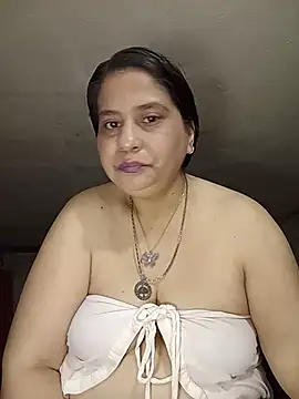 Snapshot of Cynthia186 chatting on August 2026 10:25:02 AM Cynthia186 online show from August 2026 10:25:02 AM