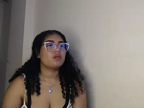 Snapshot of Malejaa-A chatting on July 2026 05:05:01 AM Malejaa-A online show from July 2026 05:05:01 AM