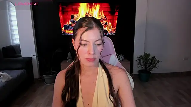 Snapshot of Hillary_myers__ chatting on July 2026 08:52:02 PM Hillary myers online show from July 2026 08:52:02 PM