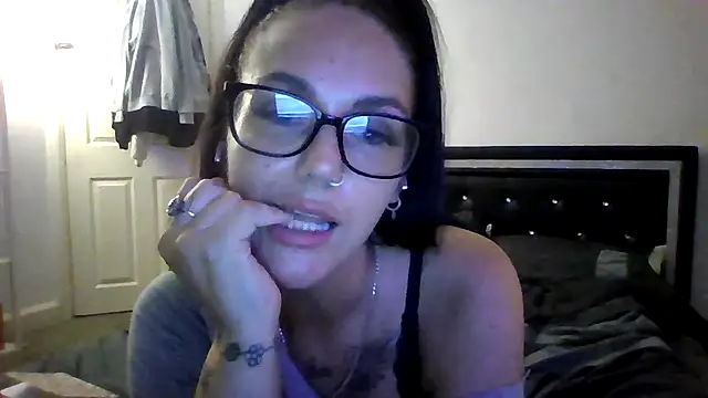 Snapshot of Pretty_Kizzi chatting on July 2026 09:33:01 PM Pretty Kizzi online show from July 2026 09:33:01 PM