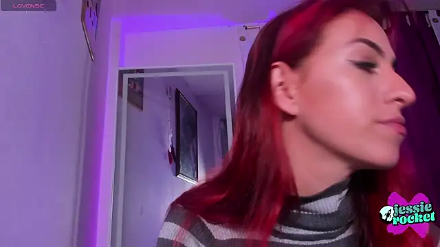 jessierocketx online show from October 2025 02:53:01 PM