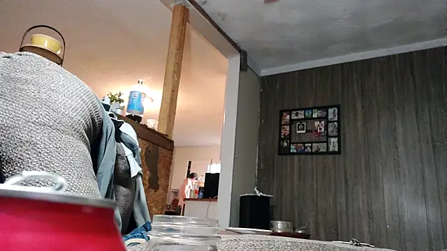 Snapshot of Velli95 chatting on October 2025 04:15:02 AM Velli95 online show from October 2025 04:15:02 AM