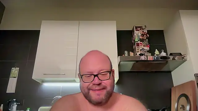 Snapshot of theitalianbear chatting on May 2026 10:50:03 PM theitalianbear online show from May 2026 10:50:03 PM