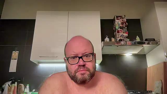 Snapshot of theitalianbear chatting on June 2026 11:53:02 PM theitalianbear online show from June 2026 11:53:02 PM
