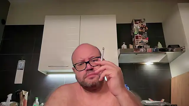 Snapshot of theitalianbear chatting on July 2026 12:46:01 AM theitalianbear online show from July 2026 12:46:01 AM