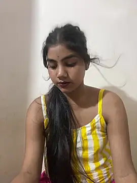Snapshot of Aayesha_Rawat chatting on July 2026 07:39:01 PM Aayesha Rawat online show from July 2026 07:39:01 PM
