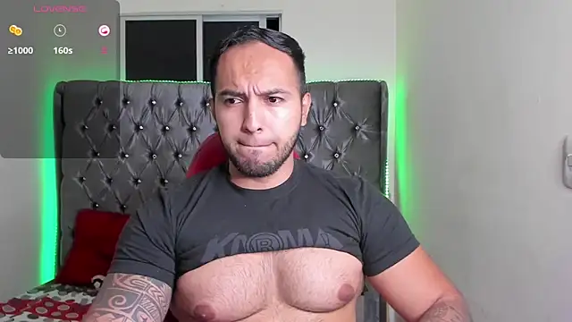 Snapshot of mrloganfuck1 chatting on June 2026 06:15:01 AM mrloganfuck1 online show from June 2026 06:15:01 AM