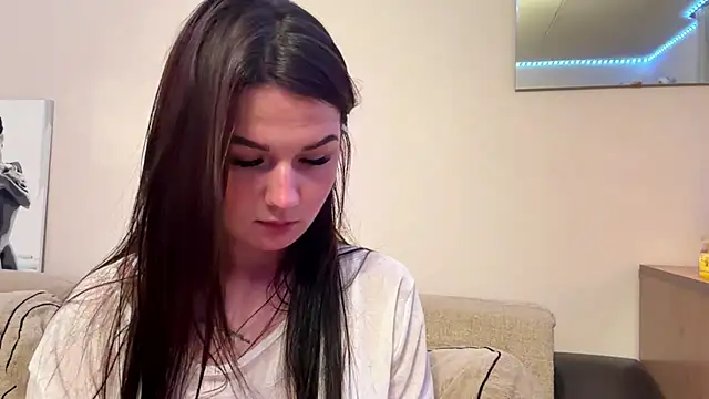 HalinaRozier online show from July 2026 07:24:01 PM