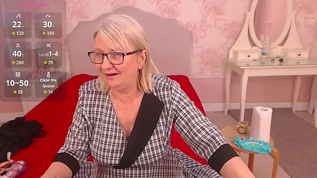 LadyAlana online show from April 2026 10:23:02 PM