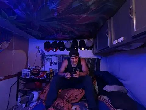 OmarSalasxh33 online show from August 2026 11:24:02 AM