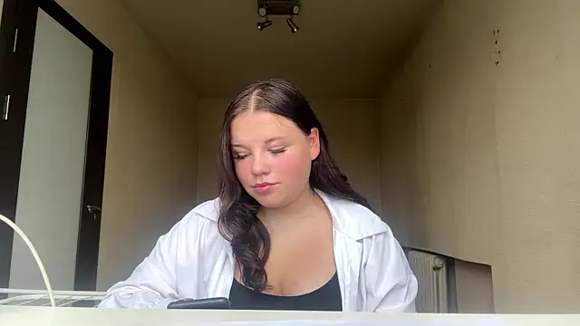 LianalimonLi online show from August 2026 08:28:01 AM