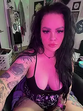 gothxgirly online show from August 2026 02:43:01 AM