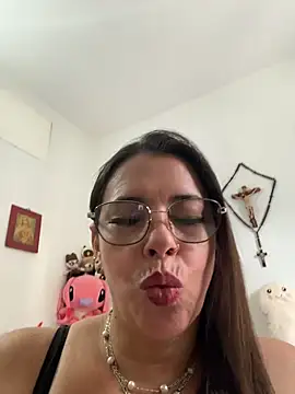 Lauren Bond online show from August 2026 07:28:01 PM