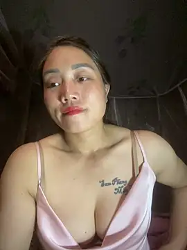 Snapshot of Chiip-bong chatting on August 2026 02:31:01 PM Chiip-bong online show from August 2026 02:31:01 PM