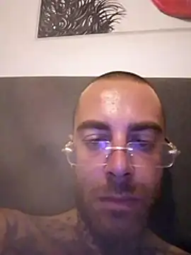 Snapshot of secretvibes1 chatting on August 2026 01:03:01 PM secretvibes1 online show from August 2026 01:03:01 PM
