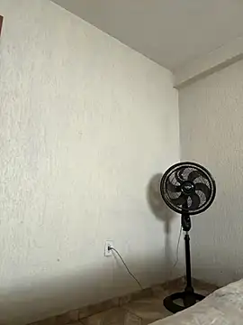 Snapshot of Hugodonatello chatting on August 2026 06:10:01 PM Hugodonatello online show from August 2026 06:10:01 PM