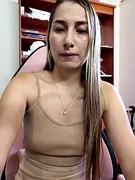 Snapshot of Lipzzy_sun20 chatting on August 2026 04:31:02 PM Lipzzy sun20 online show from August 2026 04:31:02 PM