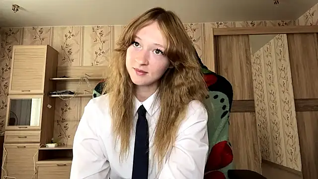 SalmonWhip online show from August 2026 02:04:02 AM