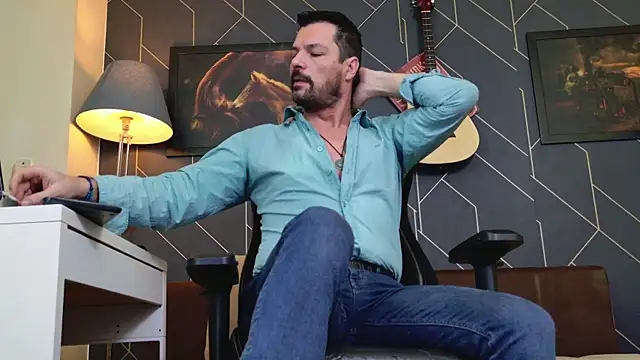 Snapshot of ChrisKox chatting on December 2025 02:13:01 PM ChrisKox online show from December 2025 02:13:01 PM