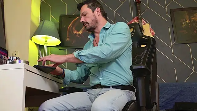 Snapshot of ChrisKox chatting on January 2026 09:41:01 PM ChrisKox online show from January 2026 09:41:01 PM