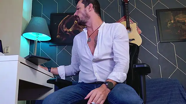 Snapshot of ChrisKox chatting on February 2026 01:51:01 AM ChrisKox online show from February 2026 01:51:01 AM