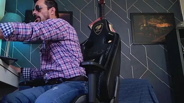 Snapshot of ChrisKox chatting on February 2026 01:32:02 PM ChrisKox online show from February 2026 01:32:02 PM