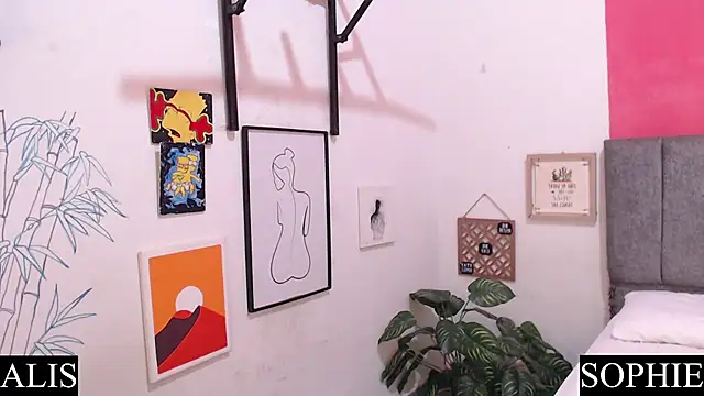 Snapshot of Sophie_And_Alis chatting on January 2025 10:27:01 AM Sophie And Alis online show from January 2025 10:27:01 AM