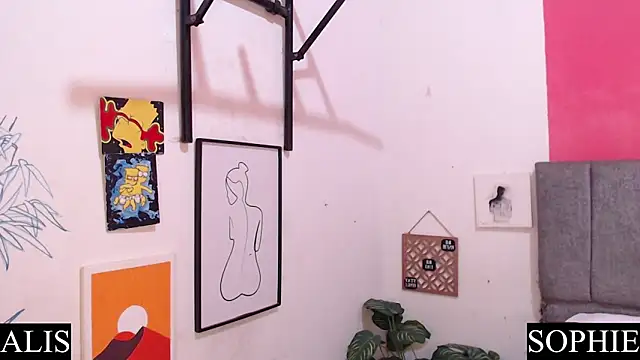 Snapshot of Sophie_And_Alis chatting on March 2025 01:48:01 PM Sophie And Alis online show from March 2025 01:48:01 PM